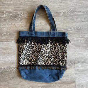 Upcycled denim tote bag with fringe and leopard suede pattern | Denim tote bag |